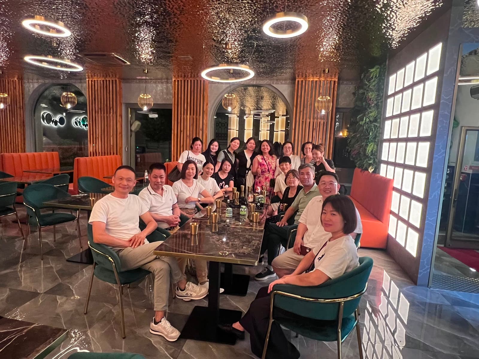 在義大利探訪四海的學員